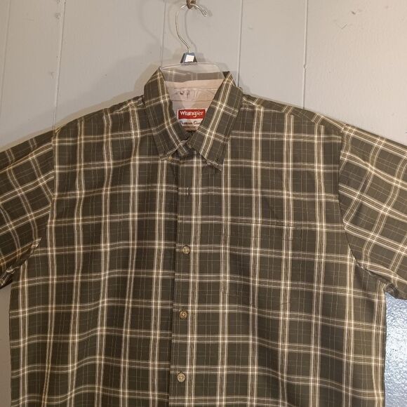 Wrangler Premium Quality Wrinkle Resistant Long Sleeve Green Plaid Butto… - Picture 3 of 3